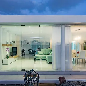https://villa-dreams.in-canary-islands.com